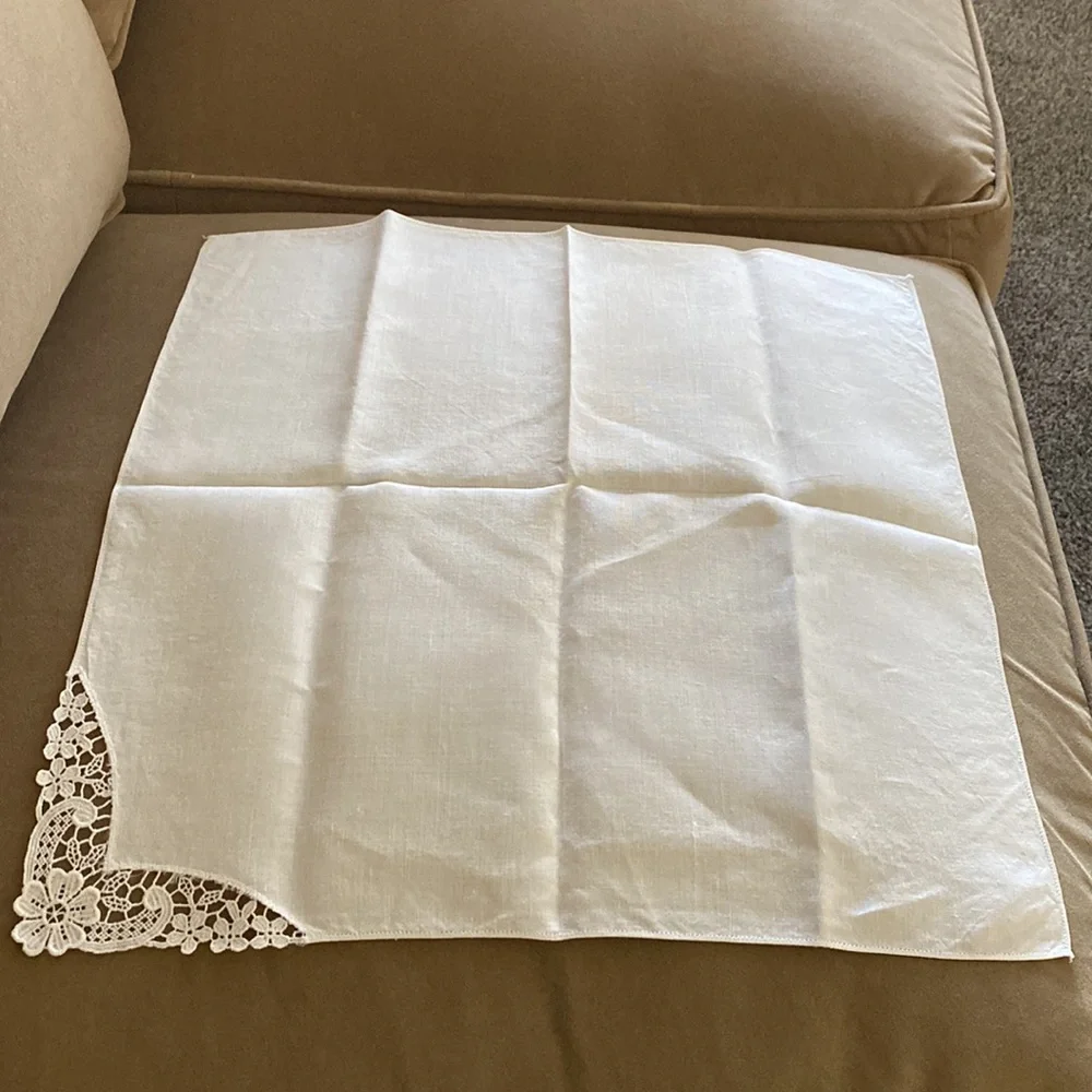 Set of 4 Gorgeous Vintage MCM White Crochet Corner Lace Corner Napkins!